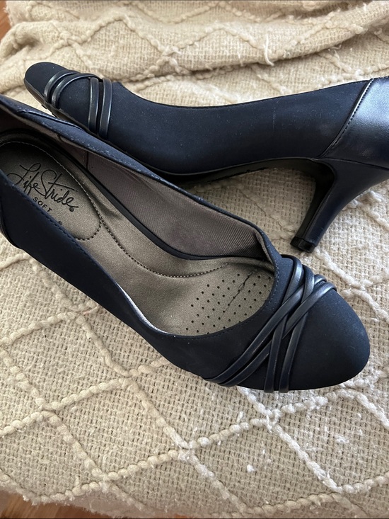 Life Stride Shoes - Life Stride navy blue Women's Mid Heel Pumps with Wrapped Toe Detail